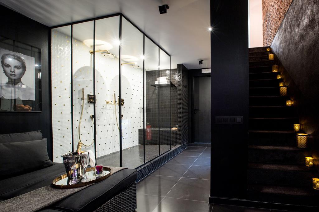 Chambre Avec Jacuzzi Sauna Privatif Brussels Luaran gambar