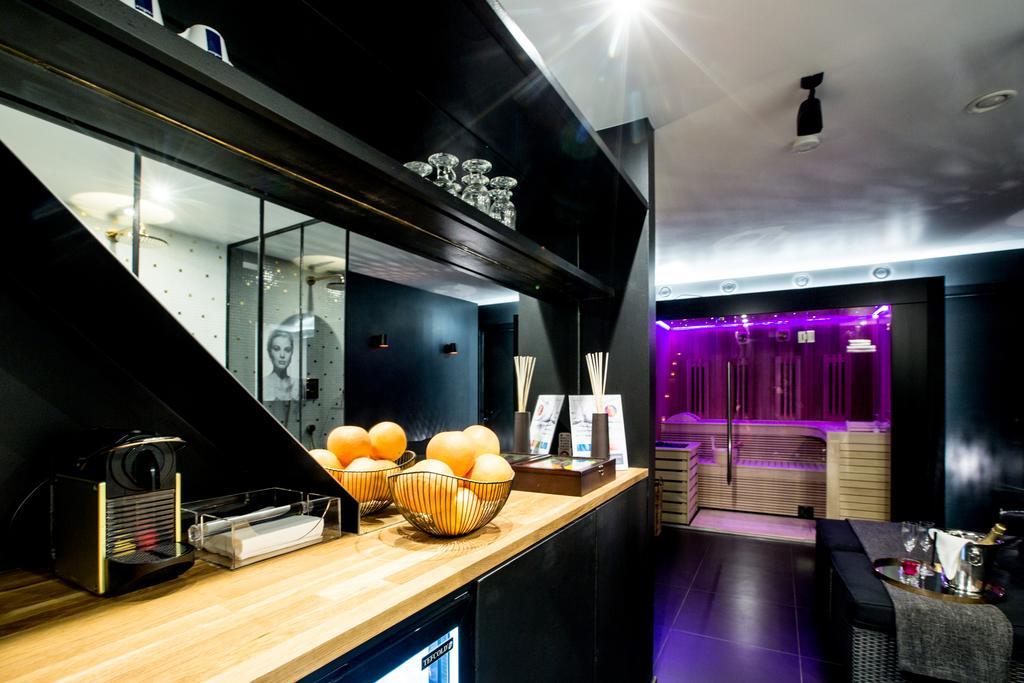 Chambre Avec Jacuzzi Sauna Privatif Brussels Luaran gambar