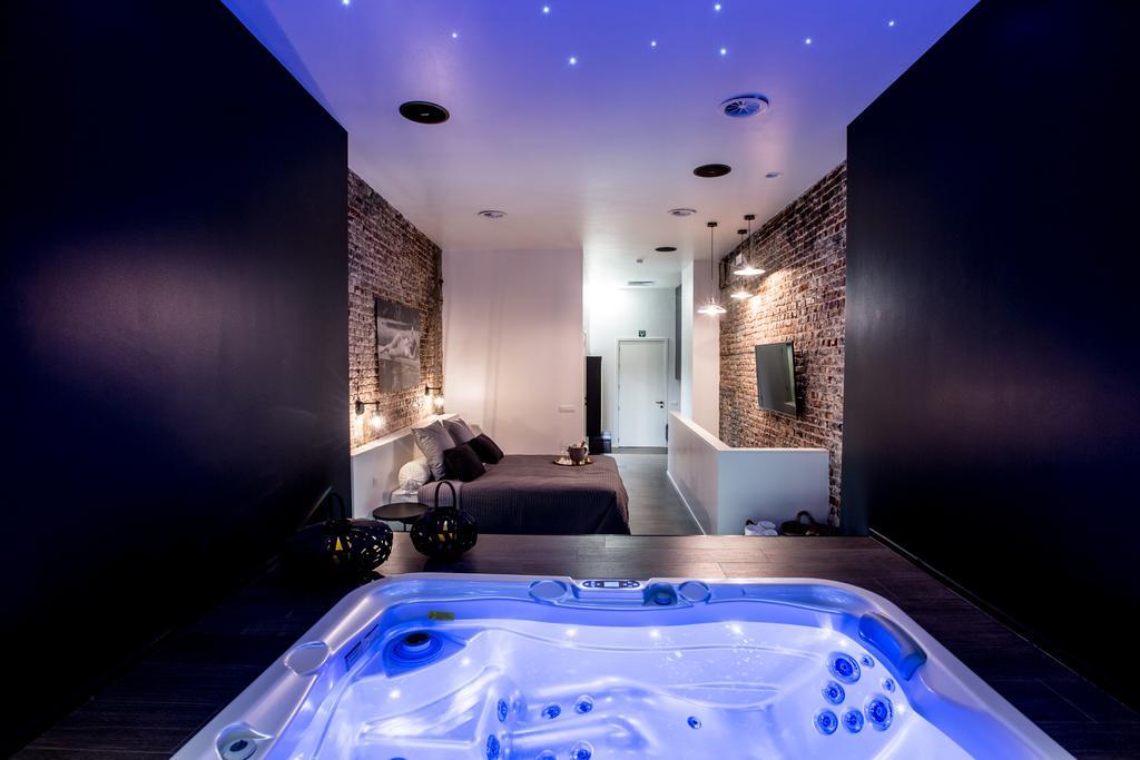 Chambre Avec Jacuzzi Sauna Privatif Brussels Luaran gambar