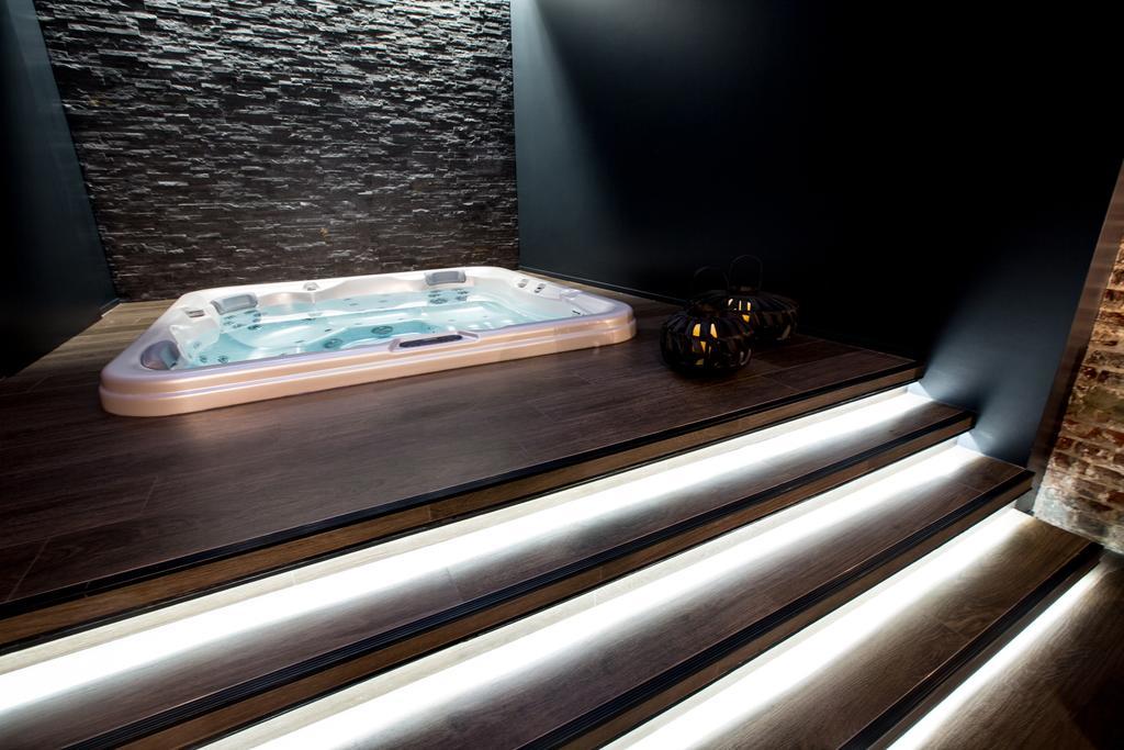 Chambre Avec Jacuzzi Sauna Privatif Brussels Luaran gambar